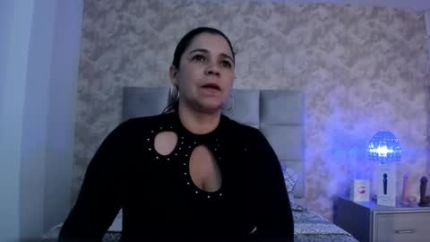 Snapshot of elizabeth_colleman chatting on 02.02.25 Elizabeth online show from 02.02.25