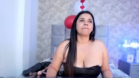Snapshot of elizabeth_colleman chatting on 03.02.25 Elizabeth online show from 03.02.25