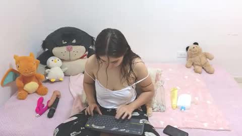 Snapshot of elizabeth_evanz chatting on 12.14.25 elizabeth online show from 12.14.25