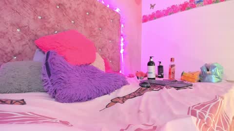 Montserrath online show from 12.20.24