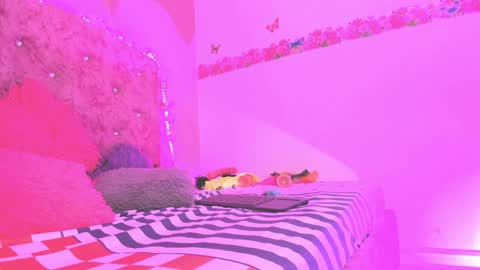 Montserrath online show from 01.04.25