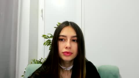 Snapshot of elizabethwall chatting on 01.22.25 elizabethwall online show from 01.22.25