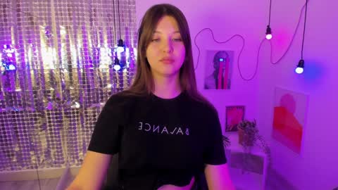 Snapshot of elizamild chatting on 12.20.24 Eliza online show from 12.20.24