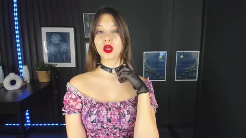 Snapshot of elizamild chatting on 12.27.24 Eliza online show from 12.27.24