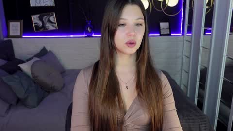 Snapshot of elizamild chatting on 01.17.25 Eliza online show from 01.17.25