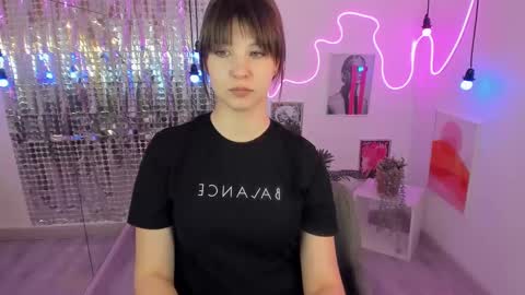 Snapshot of elizamild chatting on 03.02.25 Eliza online show from 03.02.25