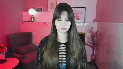 Snapshot of elizamild chatting on 11.04.25 Eliza online show from 11.04.25