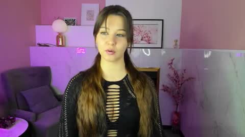 Snapshot of elizamild chatting on 11.30.25 Eliza online show from 11.30.25