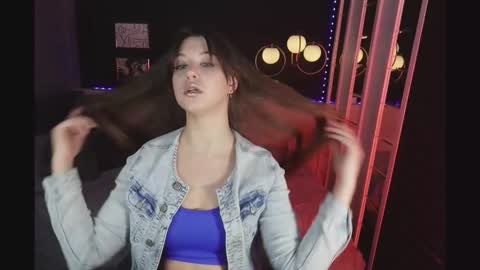 Snapshot of elizamild chatting on 12.02.25 Eliza online show from 12.02.25