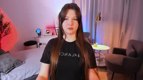 Snapshot of elizamild chatting on 03.11.26 Eliza online show from 03.11.26