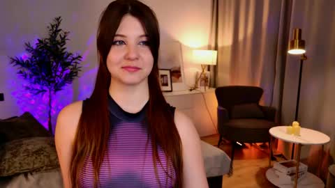 Snapshot of elizamild chatting on 05.10.26 Eliza online show from 05.10.26