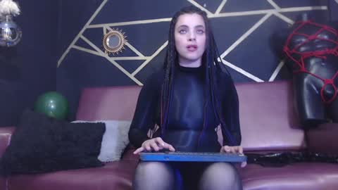 Snapshot of elizatex chatting on 12.11.24 online show from 12.11.24