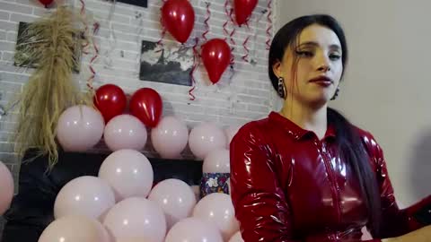 Snapshot of elizatex chatting on 03.12.25 online show from 03.12.25