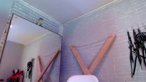 Snapshot of elizatex chatting on 07.24.26 online show from 07.24.26