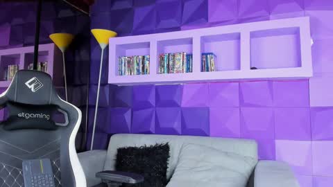 Snapshot of elizbeth_777 chatting on 02.05.25 elizbeth_777 online show from 02.05.25