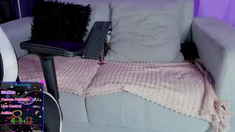 Snapshot of elizbeth_777 chatting on 02.12.25 elizbeth_777 online show from 02.12.25