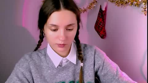 Snapshot of elizsun chatting on 12.04.25 elizsun online show from 12.04.25