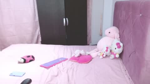 Snapshot of ella_2sweet chatting on 01.16.25 Ella online show from 01.16.25