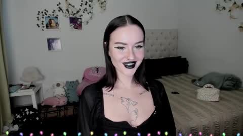 Snapshot of ella_gdss chatting on 12.15.25 ELLA online show from 12.15.25