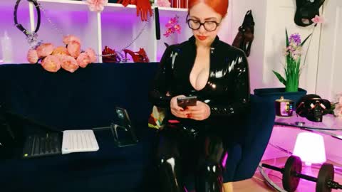 ella_kross online show from 04.21.26