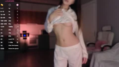 Lee online show from 10.20.25