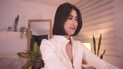 ELLA OWEN online show from 04.21.26