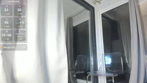ella_vee online show from 11.11.25