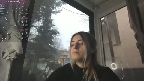 ella_vee online show from 12.16.25