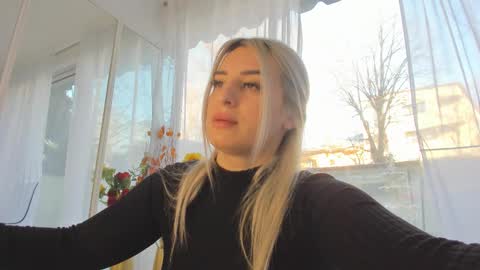 ella_vee online show from 03.10.26