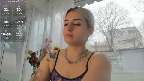 ella_vee online show from 04.01.26