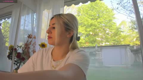 ella_vee online show from 04.24.26