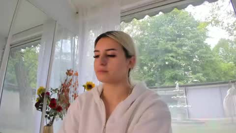 ella_vee online show from 05.02.26