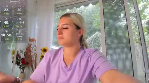 Snapshot of ella_vee chatting on 06.23.26 ella_vee online show from 06.23.26