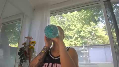 Snapshot of ella_vee chatting on 07.24.26 ella_vee online show from 07.24.26