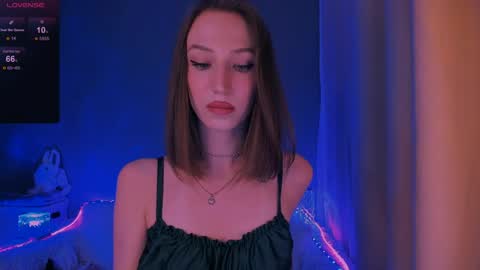 ellaamber online show from 04.04.26