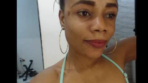 Snapshot of ellababy8 chatting on 09.10.25 ella online show from 09.10.25