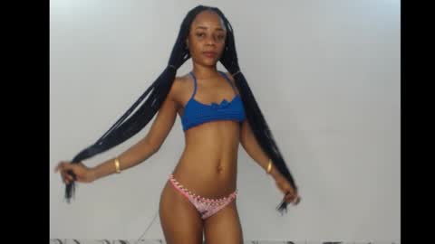 Snapshot of ellababy8 chatting on 11.02.25 ella online show from 11.02.25