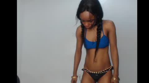 Snapshot of ellababy8 chatting on 11.21.25 ella online show from 11.21.25