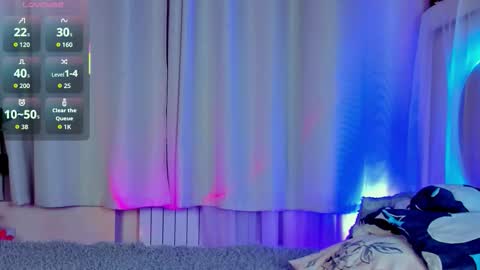 Snapshot of ellabloom chatting on 11.30.25 Ella online show from 11.30.25