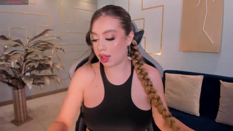Snapshot of ellaclark chatting on 12.04.24 EllaClark online show from 12.04.24