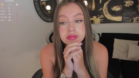Snapshot of ellaclark chatting on 03.11.25 EllaClark online show from 03.11.25