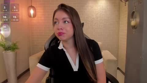 Snapshot of ellaclark chatting on 10.21.25 EllaClark online show from 10.21.25