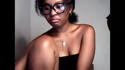 ellah245 online show from 04.30.26