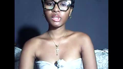 Snapshot of ellah245 chatting on 05.24.26 ellah245 online show from 05.24.26