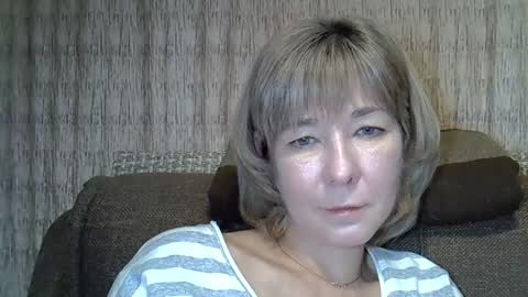 ellajohnsonx online show from 12.19.24