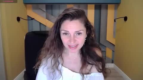 Snapshot of ellalongs chatting on 12.22.24 EllaLongs online show from 12.22.24