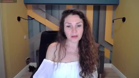 Snapshot of ellalongs chatting on 12.31.24 EllaLongs online show from 12.31.24