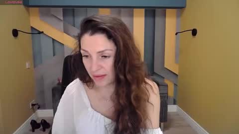 Snapshot of ellalongs chatting on 01.10.25 EllaLongs online show from 01.10.25