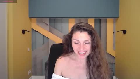 Snapshot of ellalongs chatting on 01.15.25 EllaLongs online show from 01.15.25
