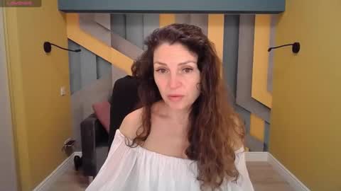 Snapshot of ellalongs chatting on 01.25.25 EllaLongs online show from 01.25.25